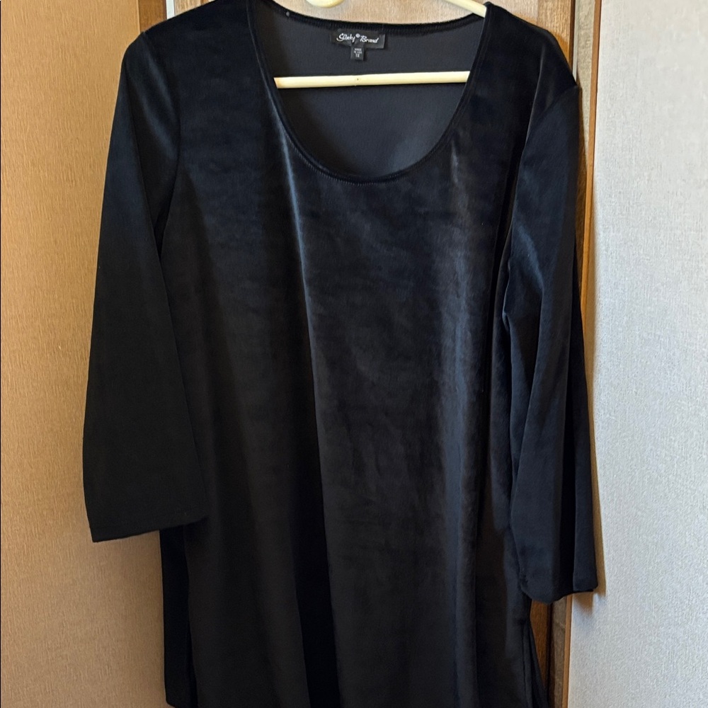 FINAL MARKDOWN Slinky brand Chic Black Velvet Women's Top 1X